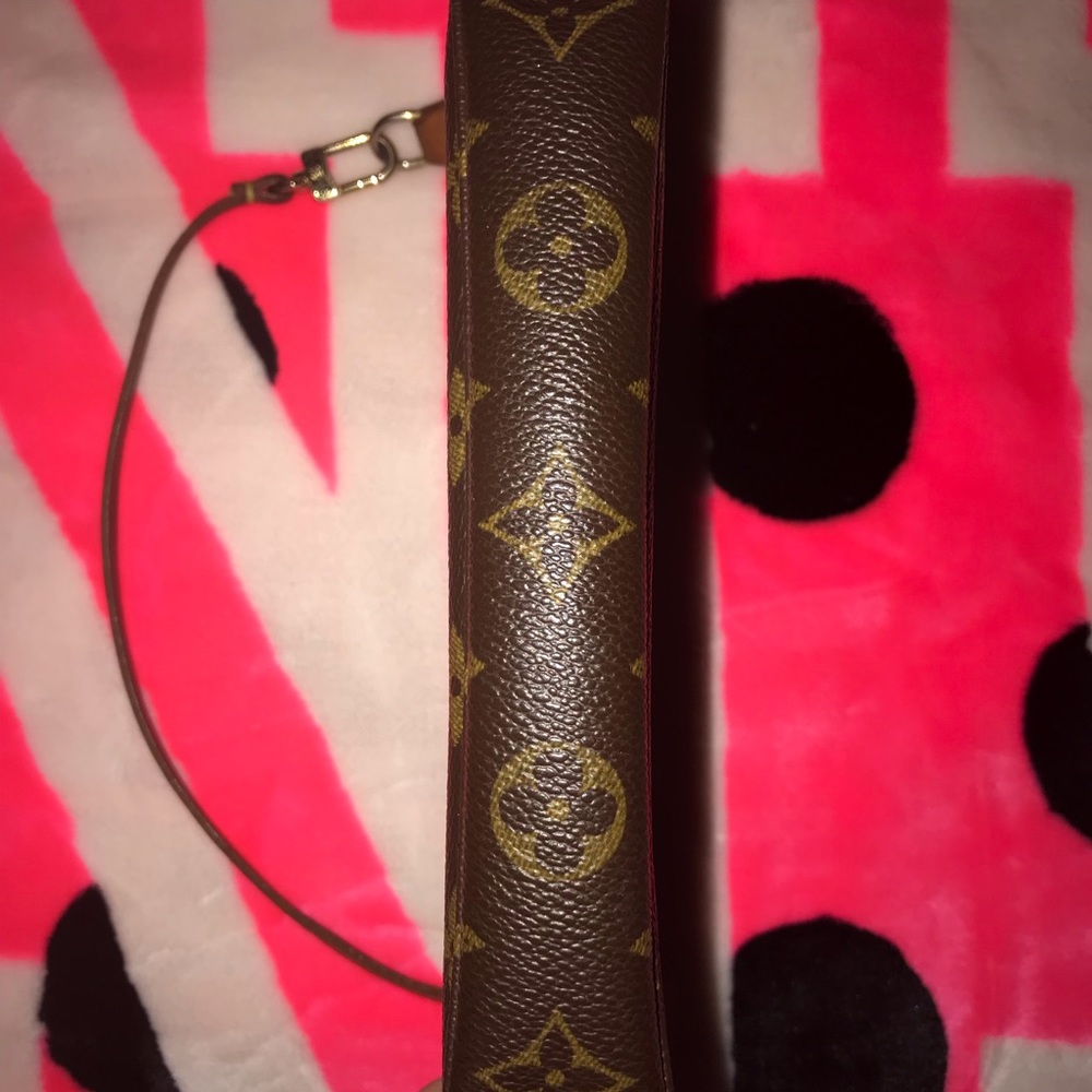 🎀AUTHENTIC Louis Vuitton pochette🎀 - Picture 2 of 7